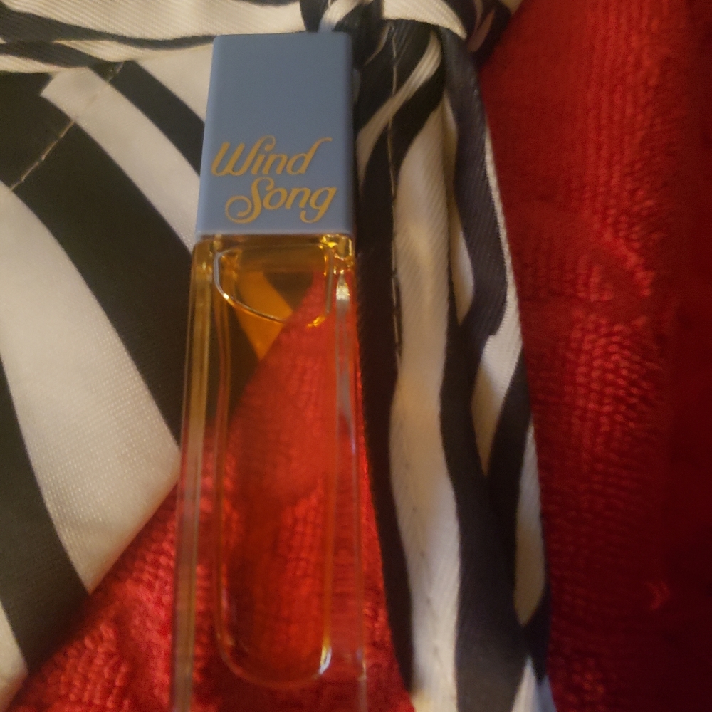 Women's Perfume Vintage (WIND SONG) by Giorgio Beverly Hills - Picture 3 of 8
